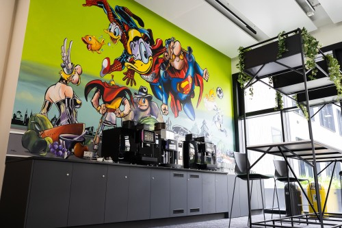 Pop-Art-Kunst in der Kaffeebar im DATEV Cube